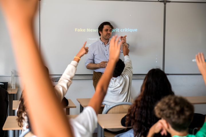 « Fake news et esprit critique » au collège Joliot-Curie, Bron