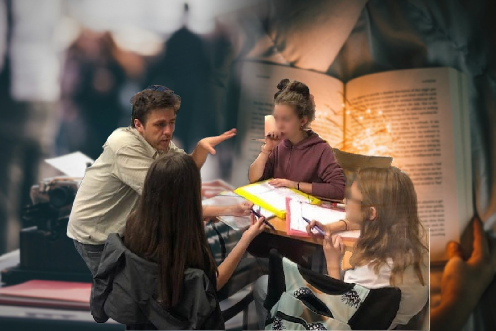 Antonin Atger penché sur la copie d'un élève, en atelier d'écriture, devant une machine à écrire et un livre illuminé