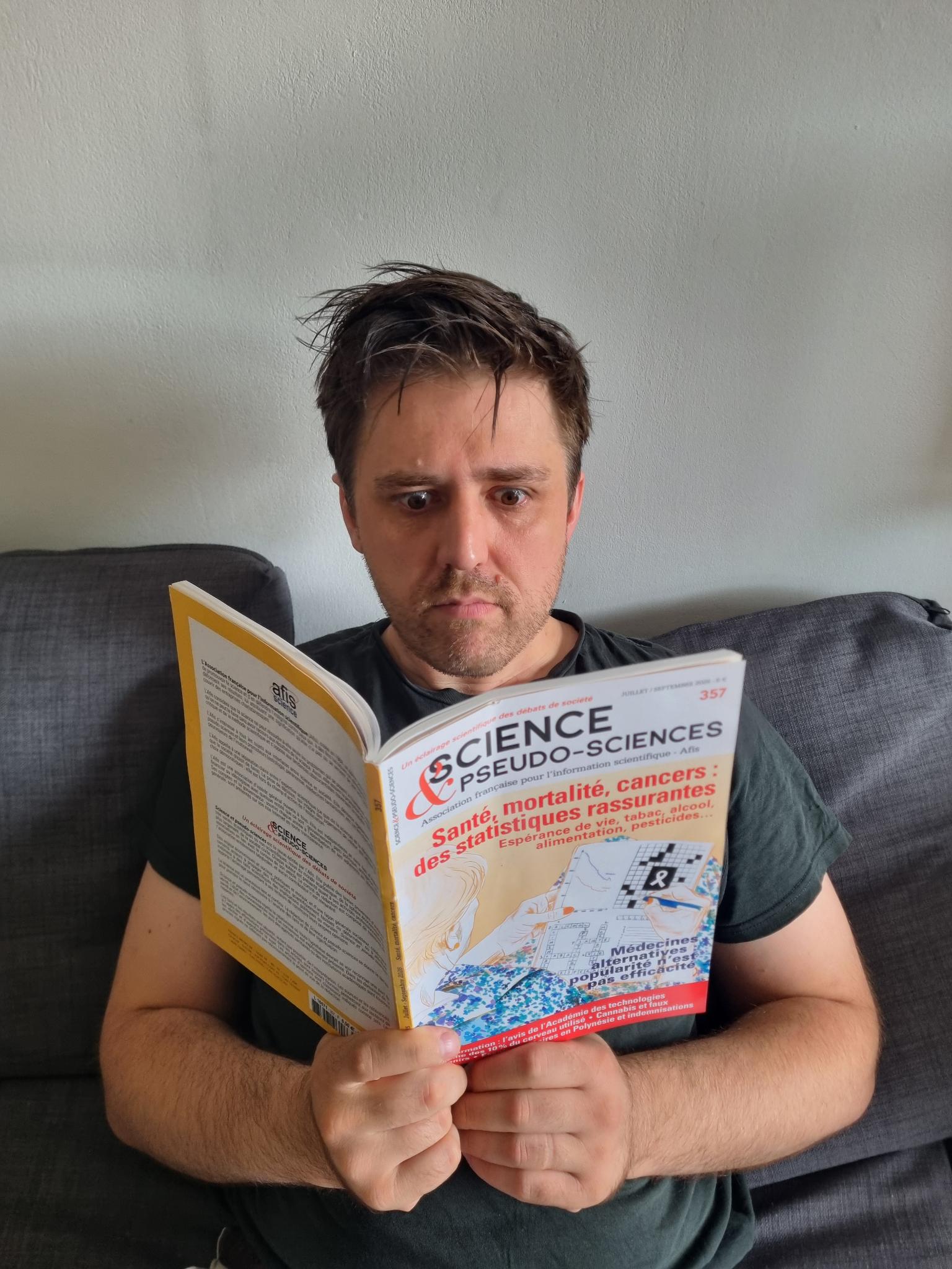 Antonin Atger lisant Science & Pseudo-Sciences n°357